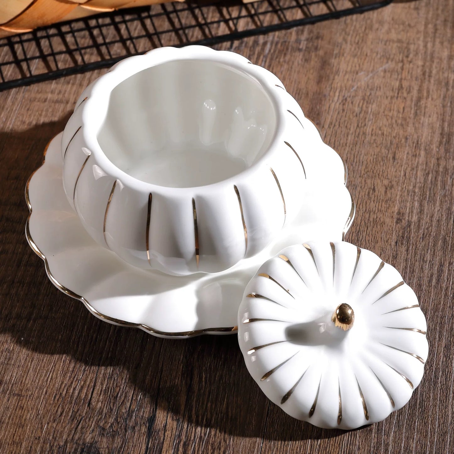 صينية تقديم على شكل يقطينة