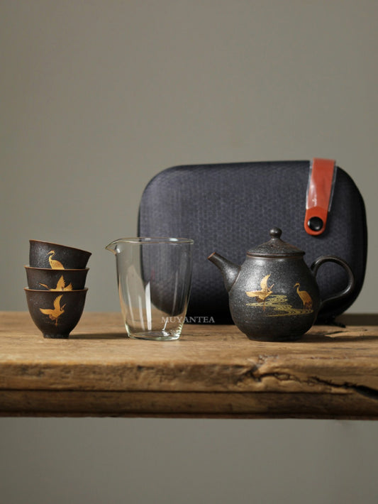 طقم شاي محمول للسفر