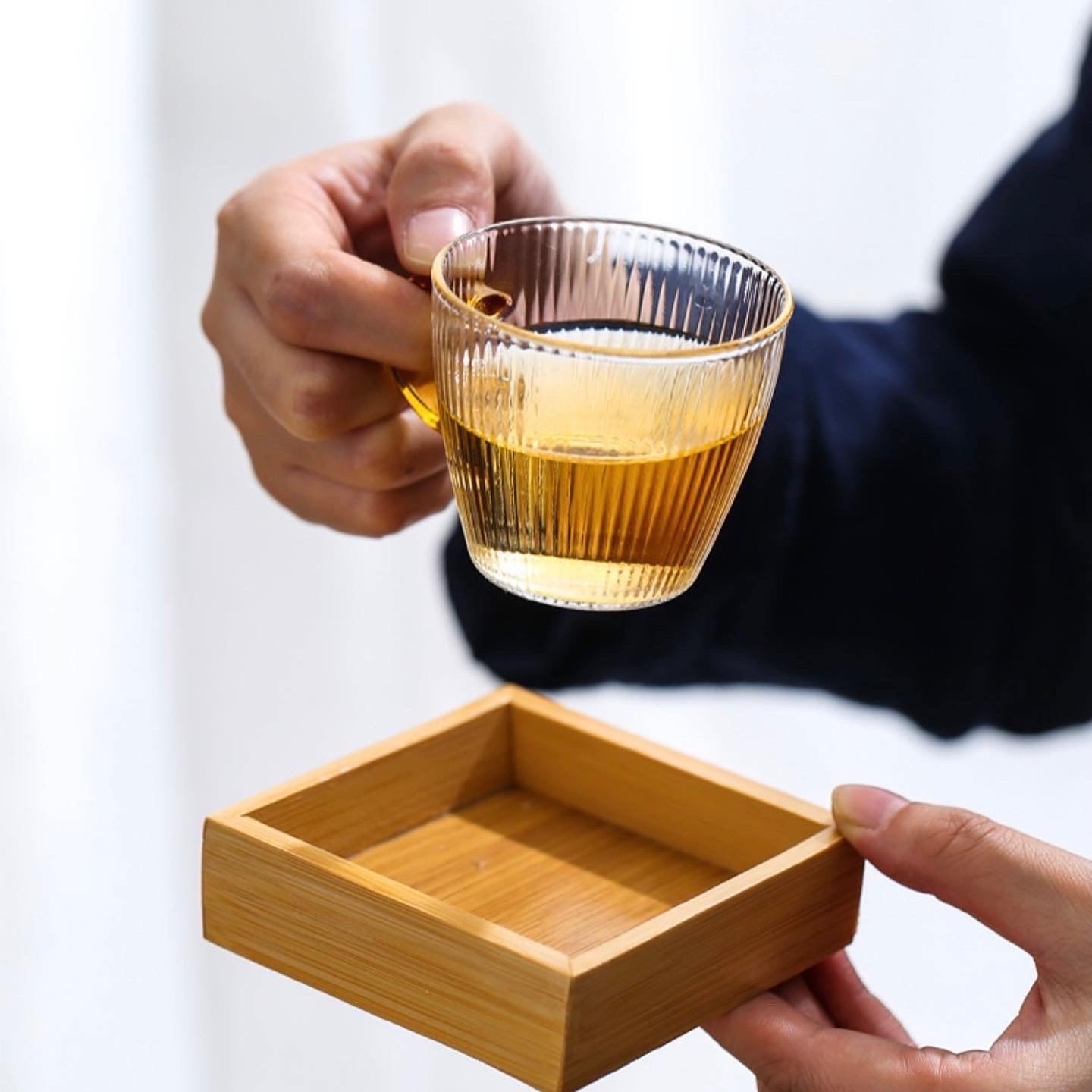 طقم شاي زجاجي مع موقد كهربائي ملون