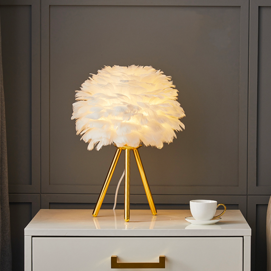 اضاءة فاخرة من الريش