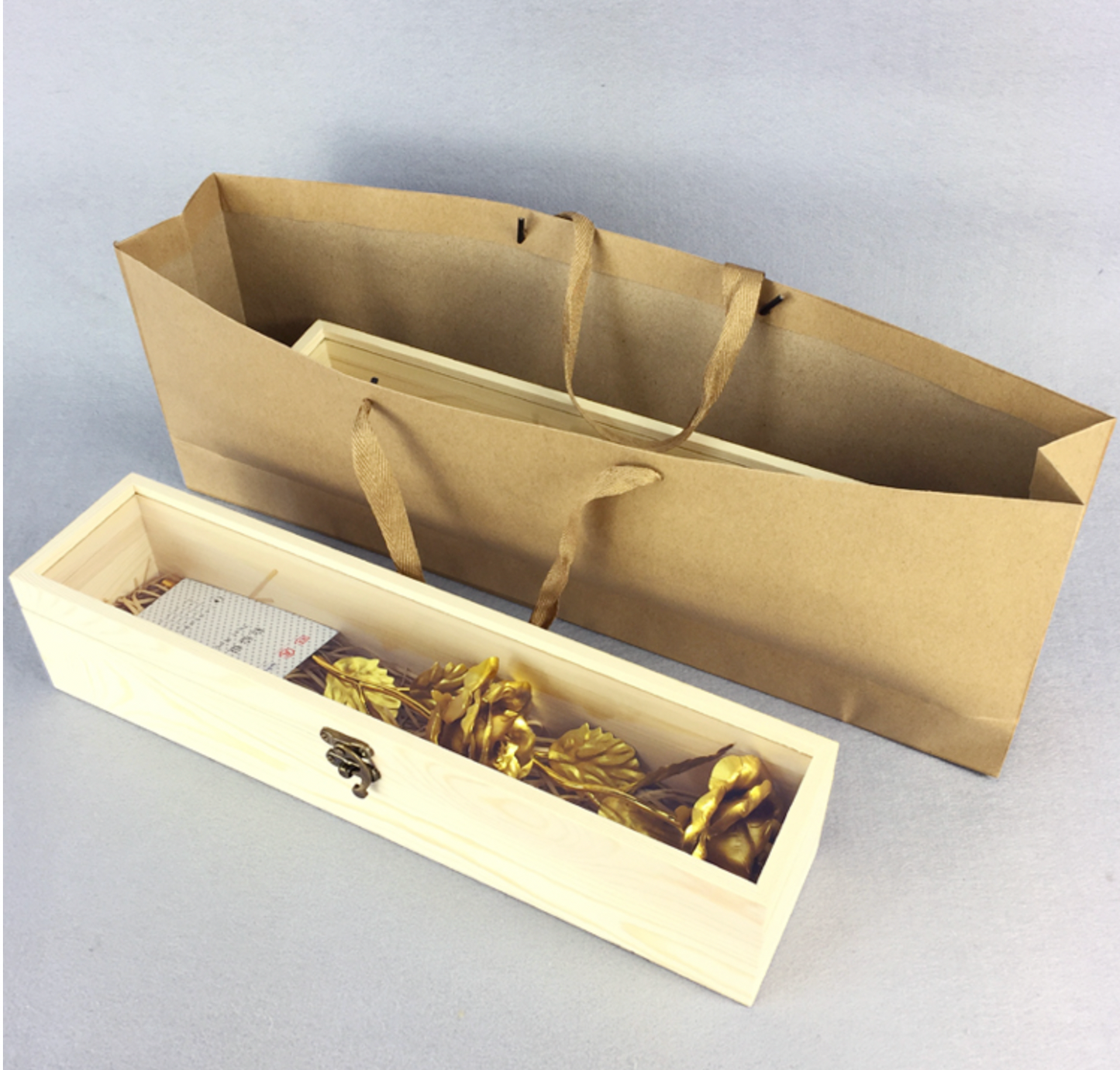 وردتين ذهبيتين