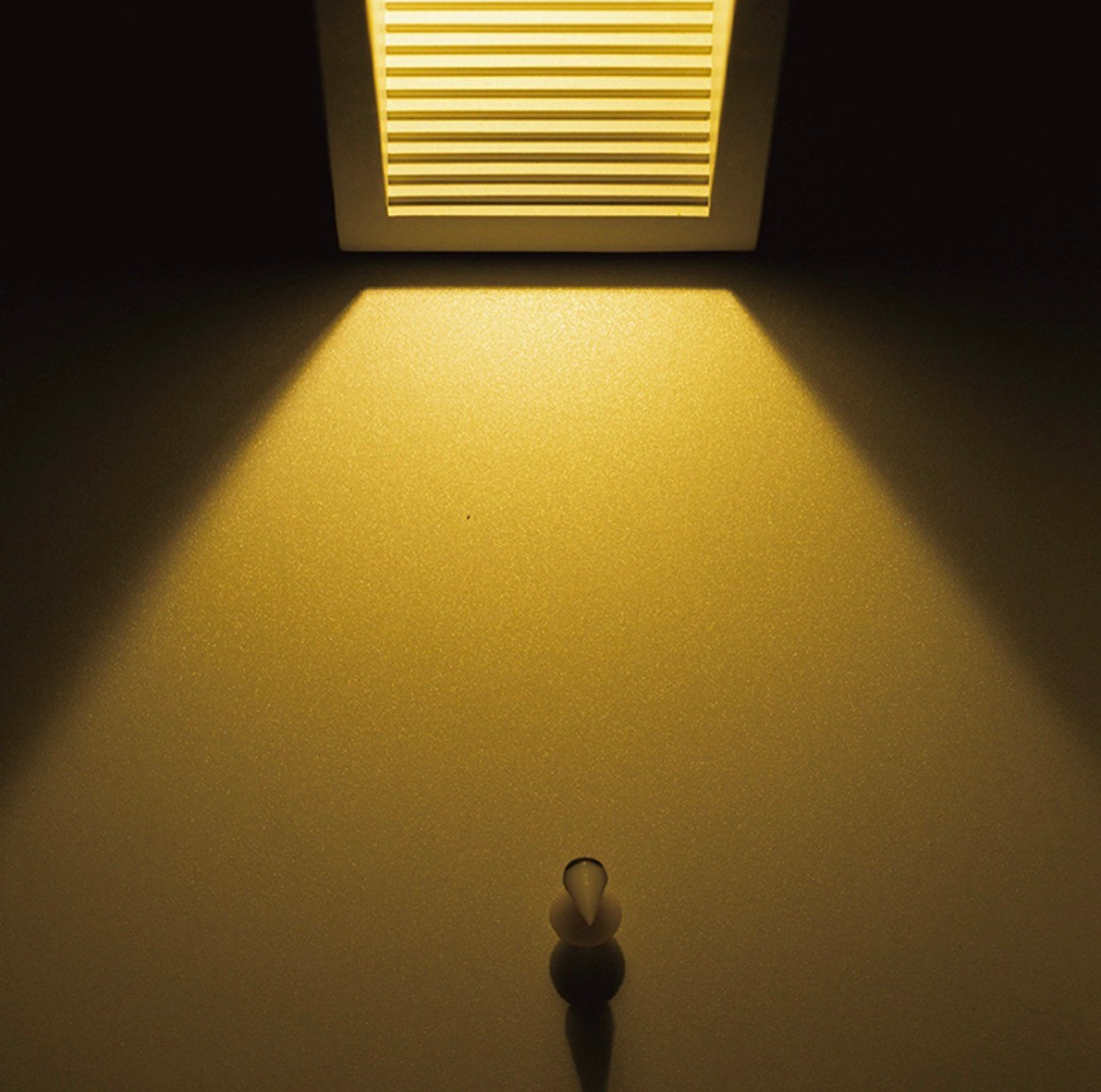 اضاءة مكتبية بنمط "Monument Valley" 101