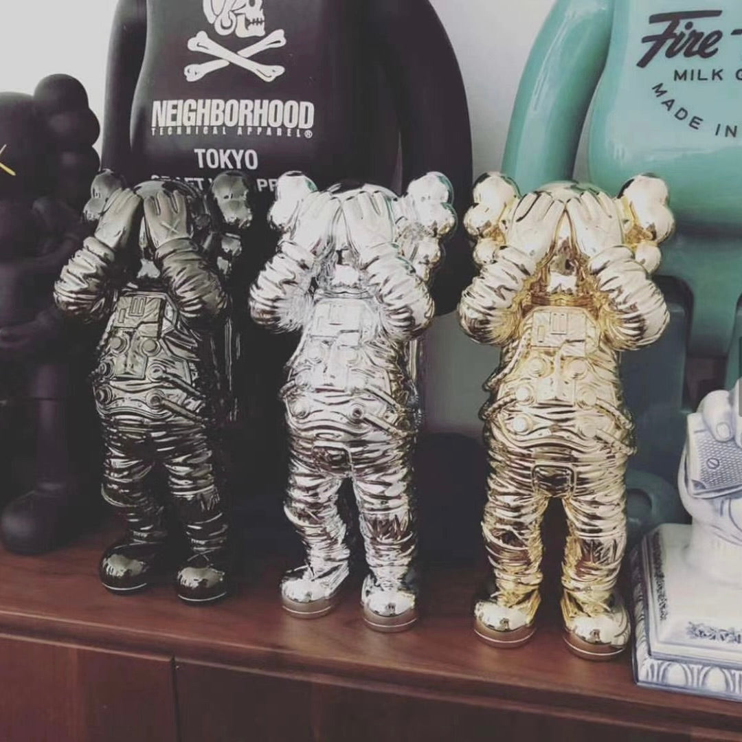 مجسم MANDKAWS اصدار خاص