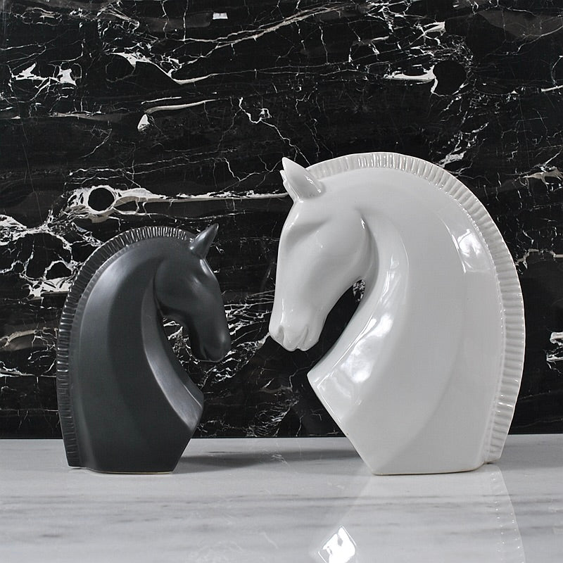 مجسم حصان عصري