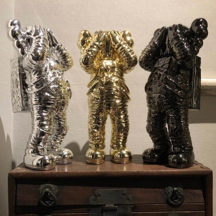 مجسم MANDKAWS اصدار خاص