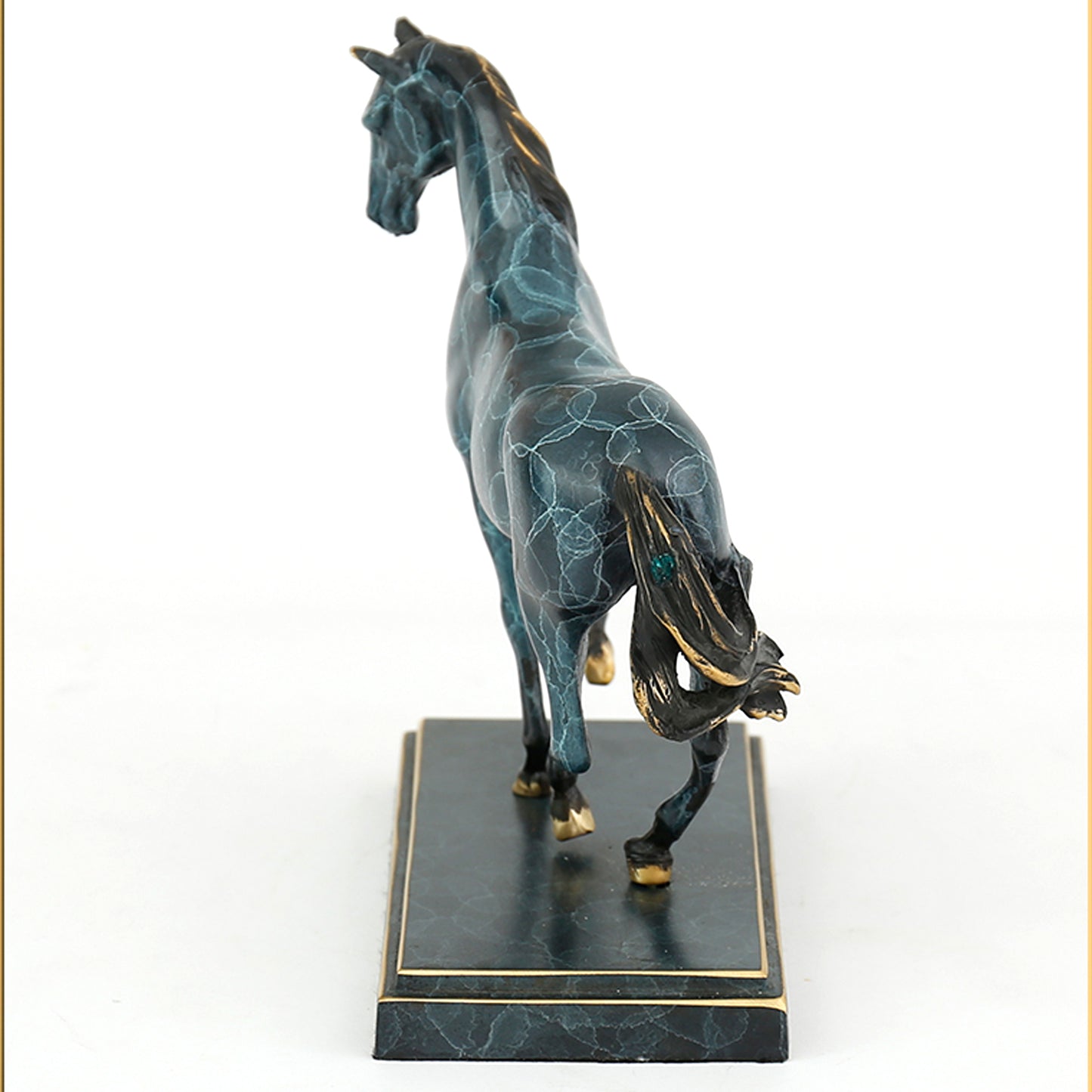 حصان برونزي مصنوع يدوياً