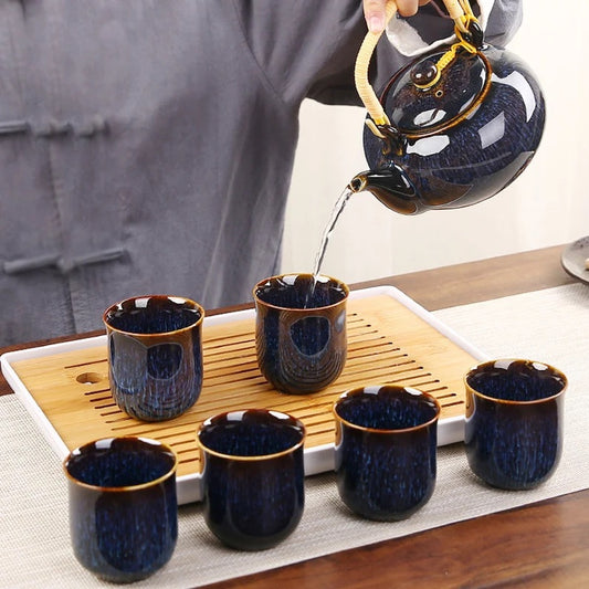 طقم شاي على الطريقة اليابانية باللون الأزرق الداكن