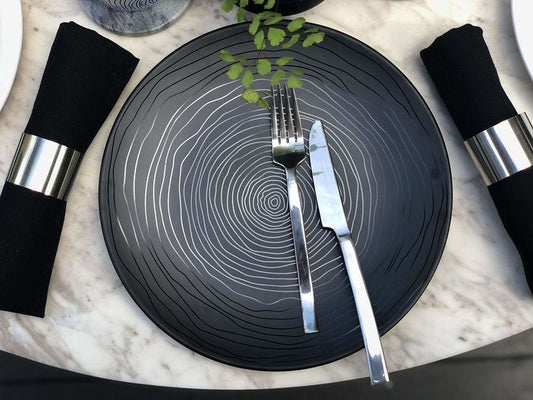 طقم طعام أسود